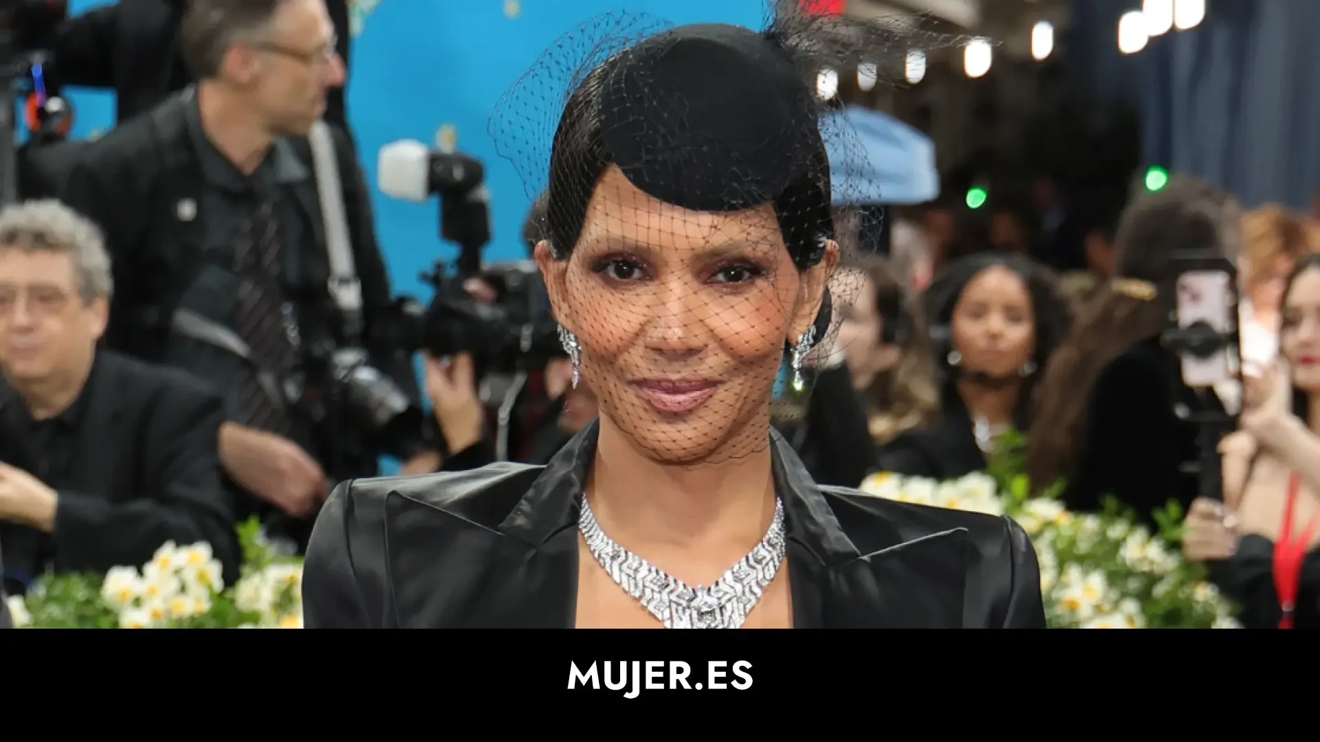 Halle Berry se 'inspira' en el vestido transparente de Bianca Censori para su 'look' de la Gala MET
