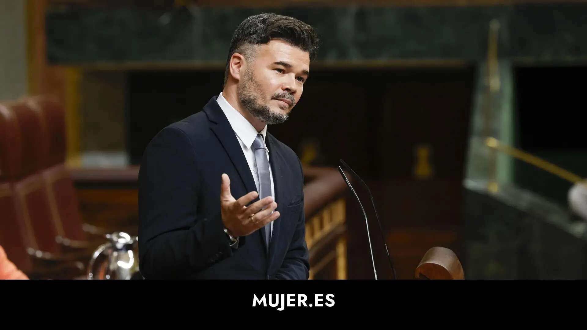 El 'total look' de Rufián para ir al Congreso en chándal y zapatillas: 