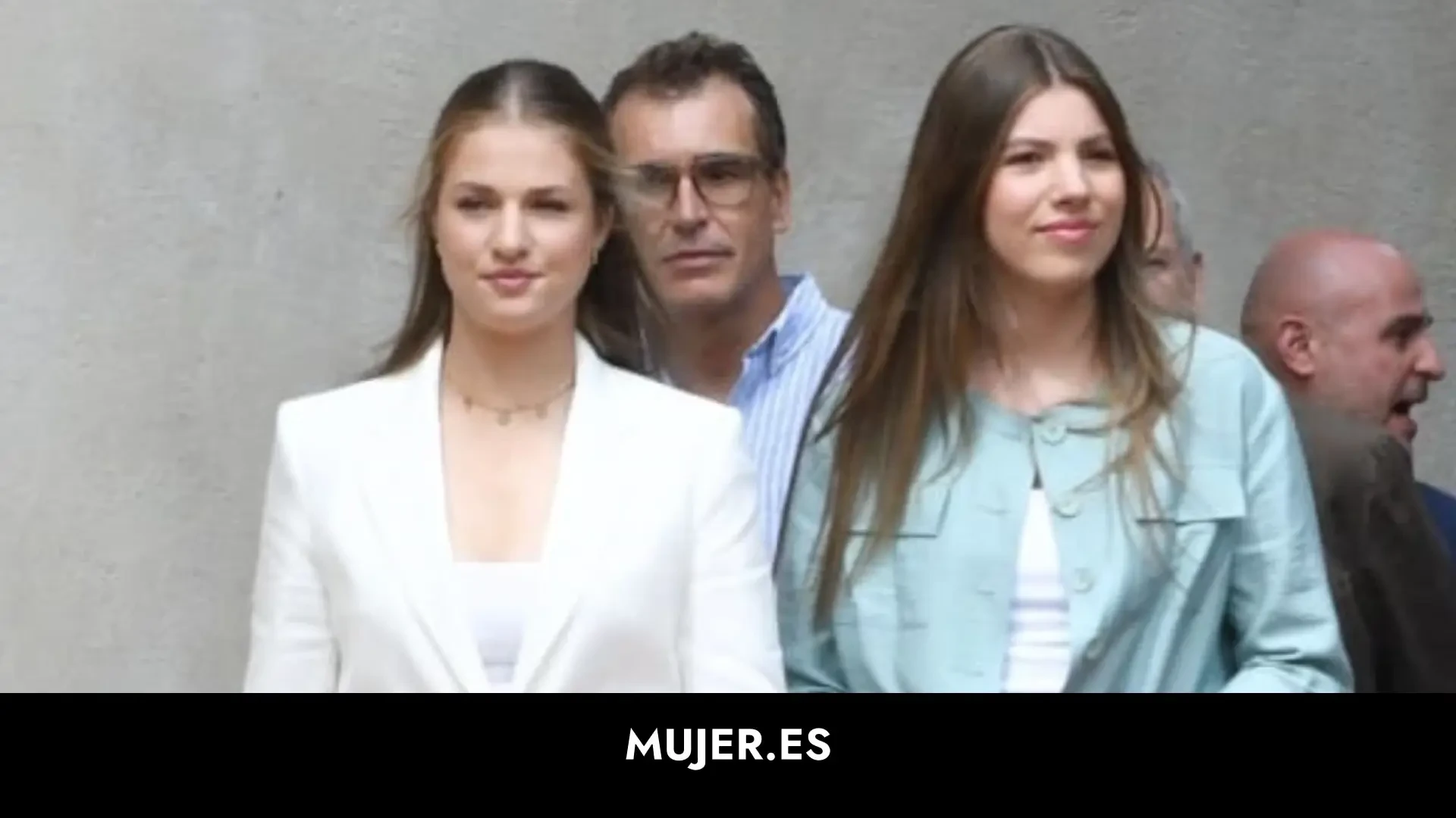 La princesa Leonor y la infanta Sofía enseñan cómo llevar un traje en verano (sin pasar calor) para su visita en Girona