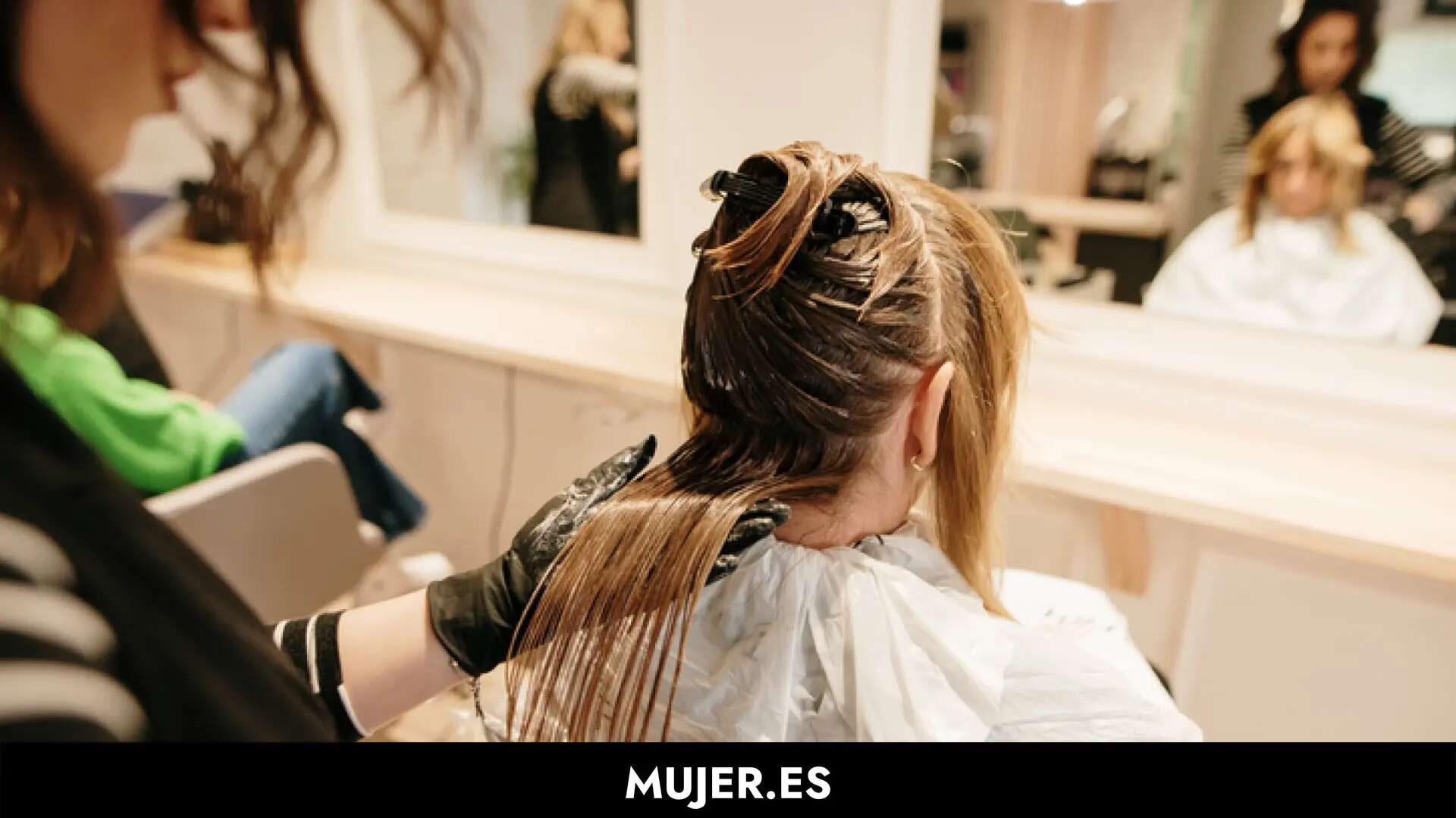 Adiós 'balayage': estas son las mechas que ayudan a disimular las canas y raíces del pelo