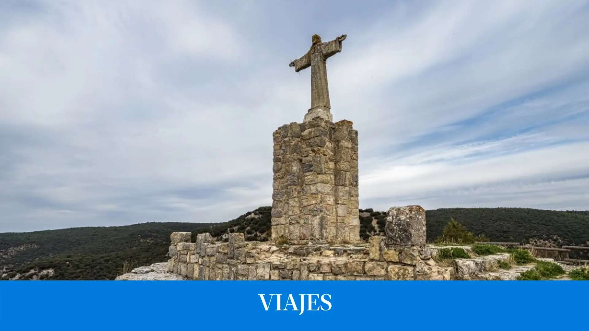 El pueblo de Cuenca con un castillo árabe, un mirador panorámico y una naturaleza espectacular