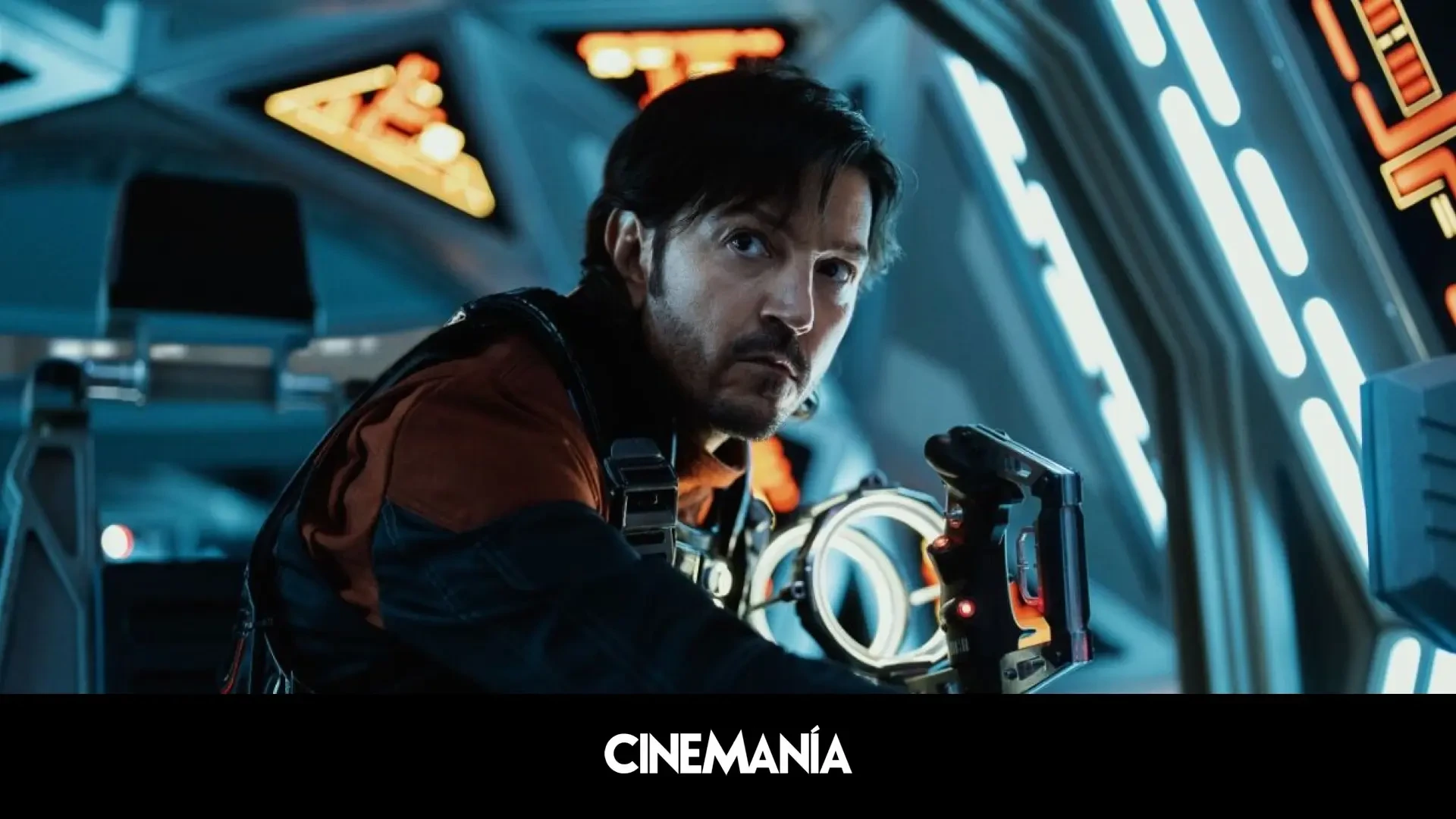 El creador de 'Andor' critica el olvido de Diego Luna en los Emmy: 