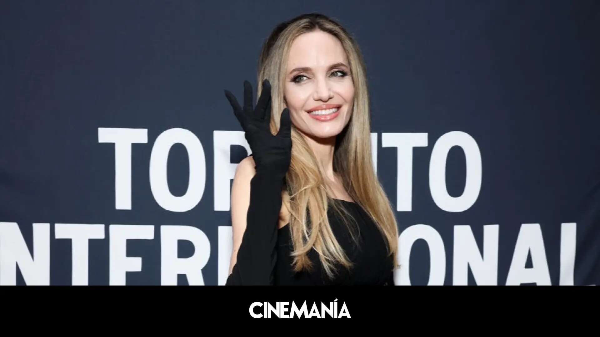 Angelina Jolie, abordada por una fan tras pedir que no le hicieran fotos en el Festival de Toronto