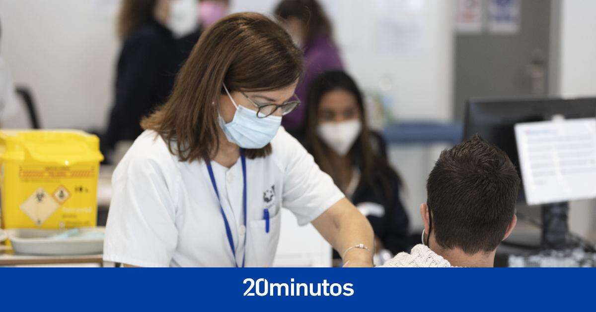 ¿Deben ponerse la tercera dosis los que se infectaron con ómicron? Esto opinan los expertos