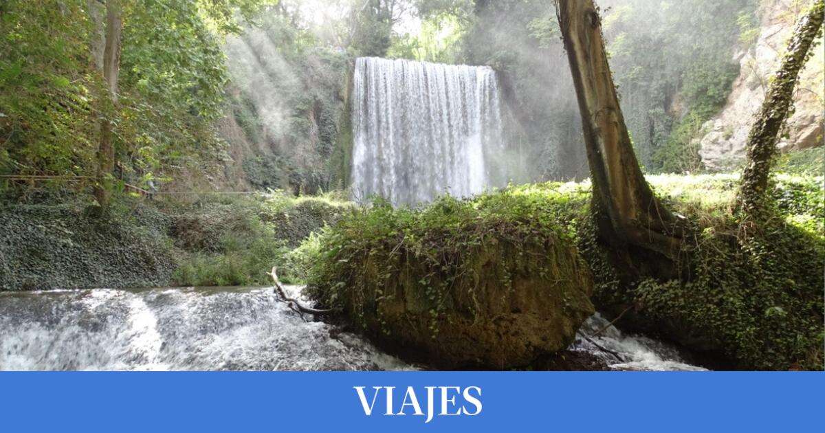 El Monasterio de Piedra: un edificio histórico rodeado de árboles centenarios, cascadas y cuevas