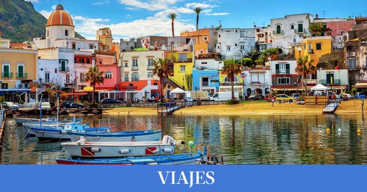 Viaja a Venecia sin salir de España en esta localidad de canales y casas de colores