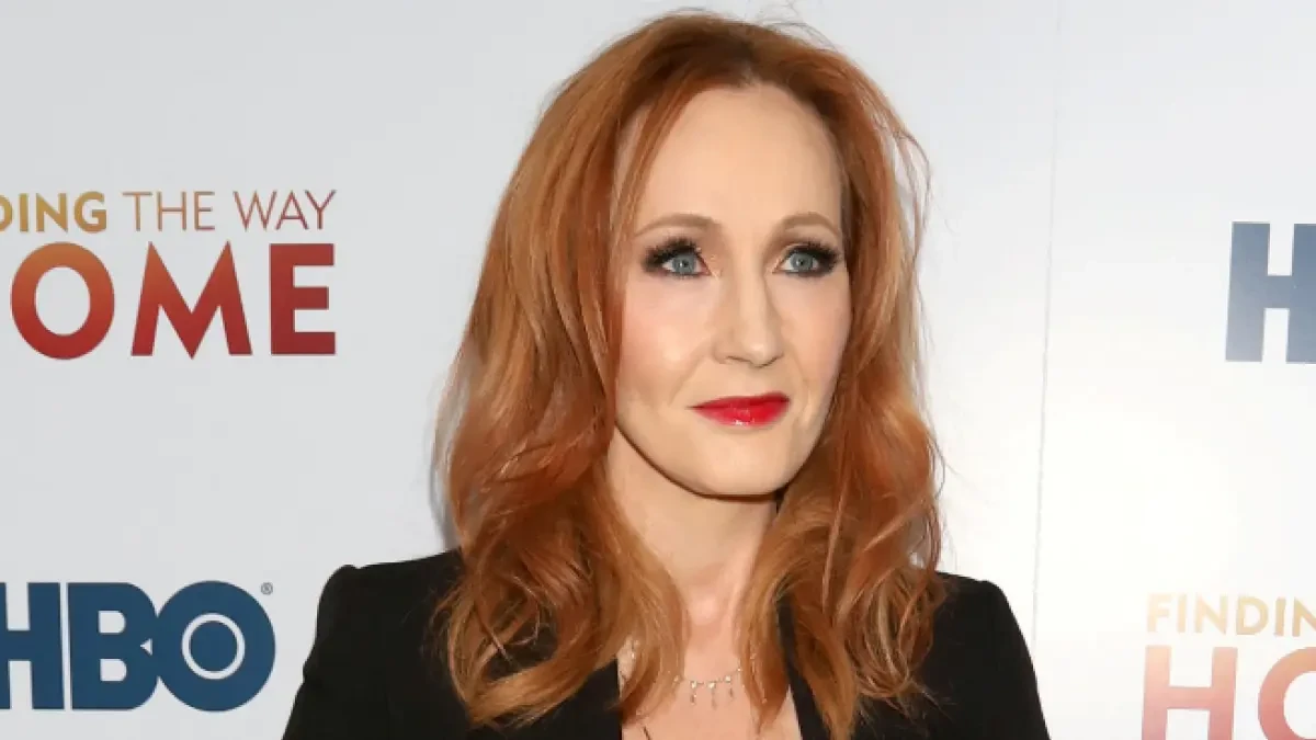 Una mujer trans que se llamaba Harry Potter dedica a J.K. Rowling un mensaje viral mostrando su cambio de nombre