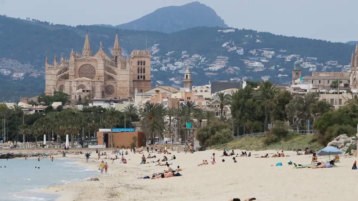 España pierde unos 17 millones de turistas y 19.000 millones de ingresos en verano