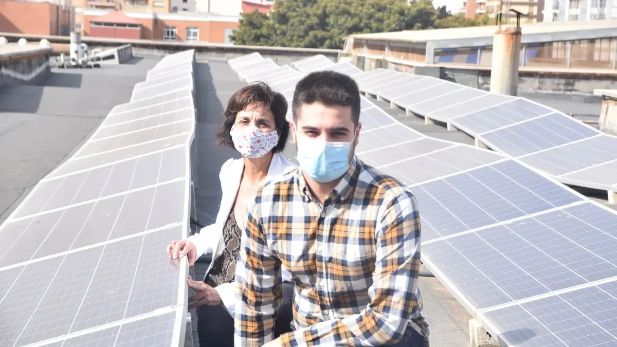 Un estudiante de Minas y Energía diseña una planta solar autosuficiente capaz de abastecer a una industria