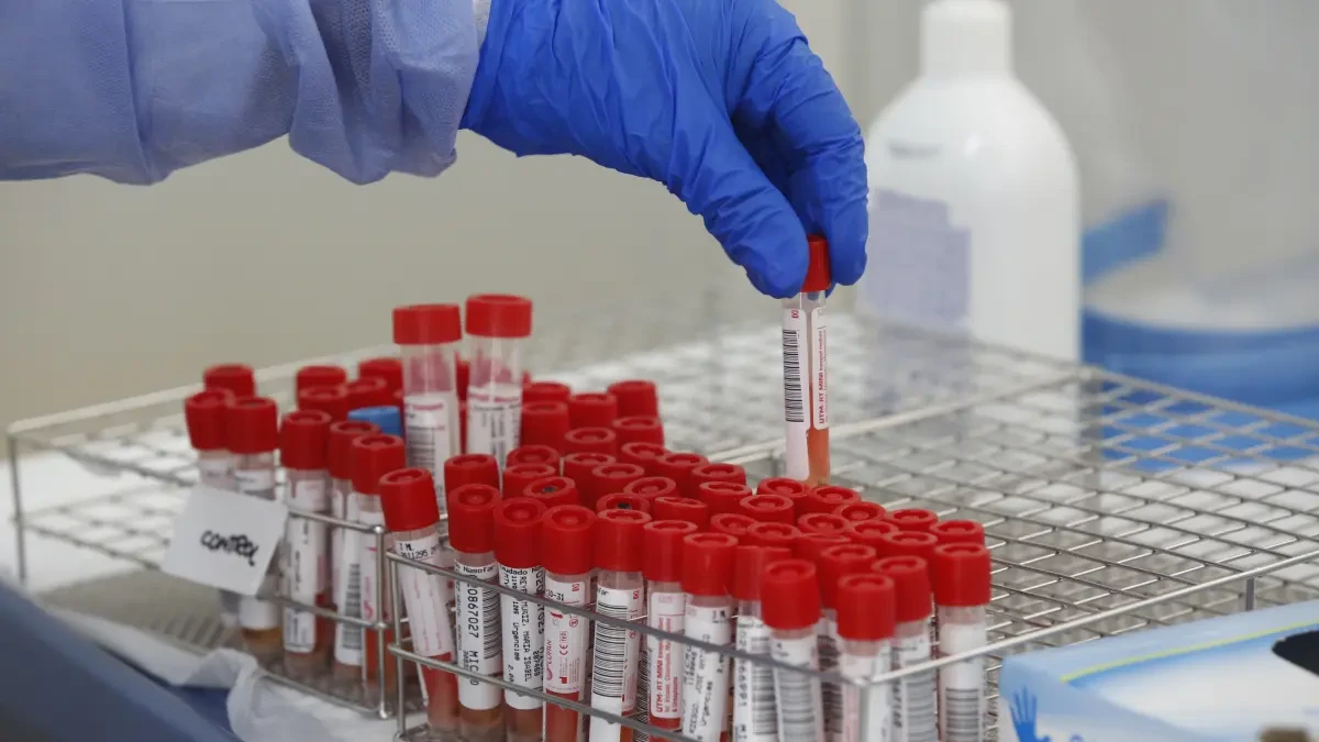 Coronavirus.- El geriátrico El Pilar de Carmona suma 104 casos con diez muertes y nuevo brote en Dos Hermanas