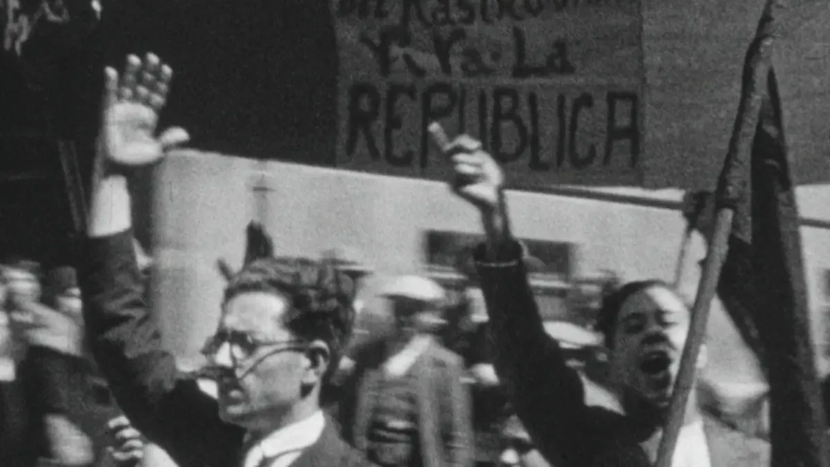Hallan una cinta con imágenes inéditas de la Proclamación de la II República en Madrid
