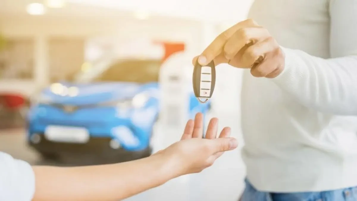 ¿Quieres comprar un coche de segunda mano? Estos son los documentos que necesitas y los trámites a realizar