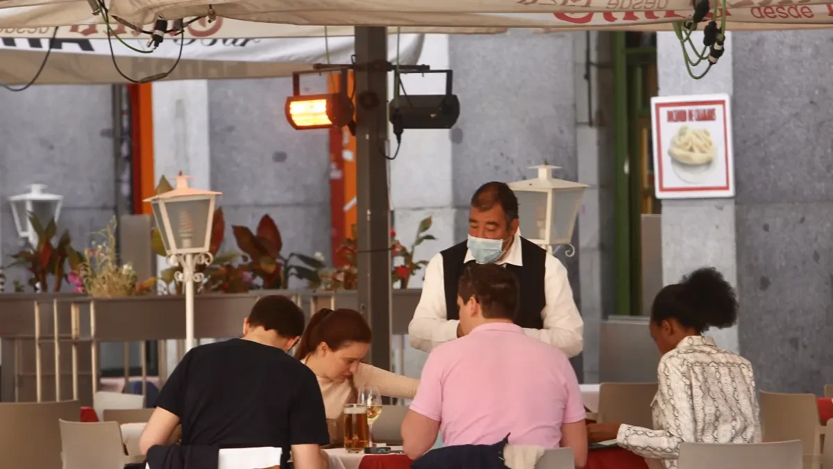 Los hosteleros pueden instalar estufas en Madrid sin previa autorización
