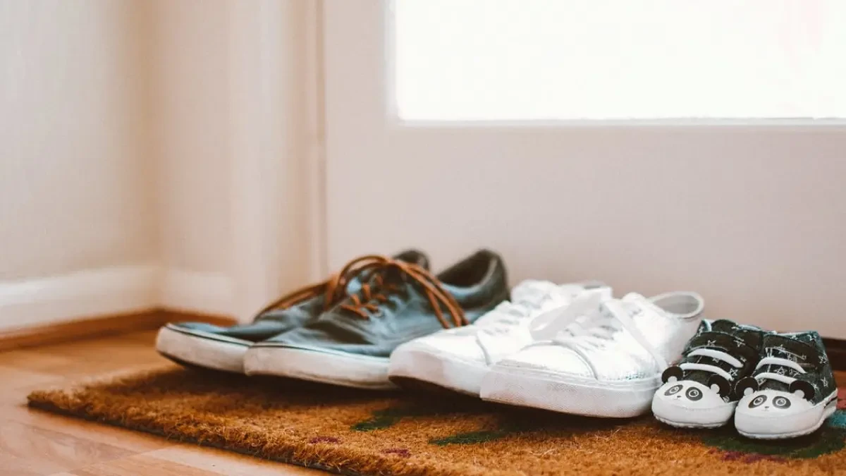 Cómo secar las zapatillas mojadas para que no cojan olor a humedad