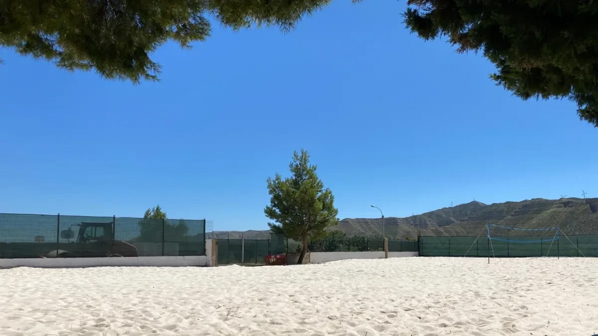 María de Huerva suma su playa a los equipamientos del municipio tras su apertura este verano en las piscinas