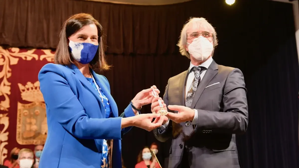 Santander entrega la Medalla de Oro de la ciudad al Instituto Santa Clara