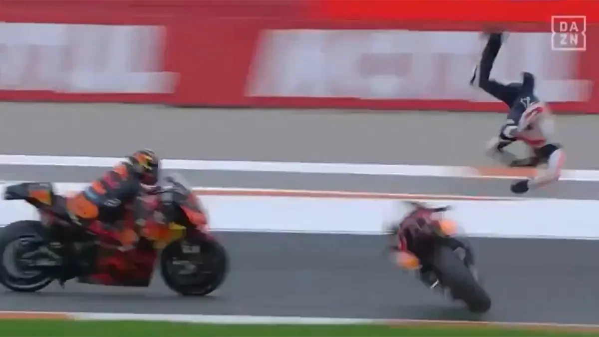 Fuerte accidente de Álex Márquez en la clasificación del GP de la Comunidad Valenciana