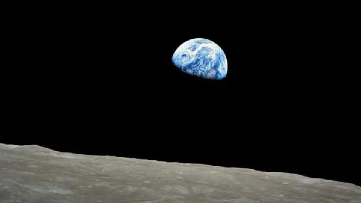Un extraño objeto se aproxima a la Tierra a 22.000 kilómetros por hora y podría convertirse en una segunda miniluna