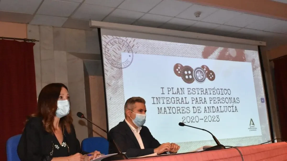Lozano destaca el compromiso de la Junta con el bienestar y la inclusión social de las personas mayores