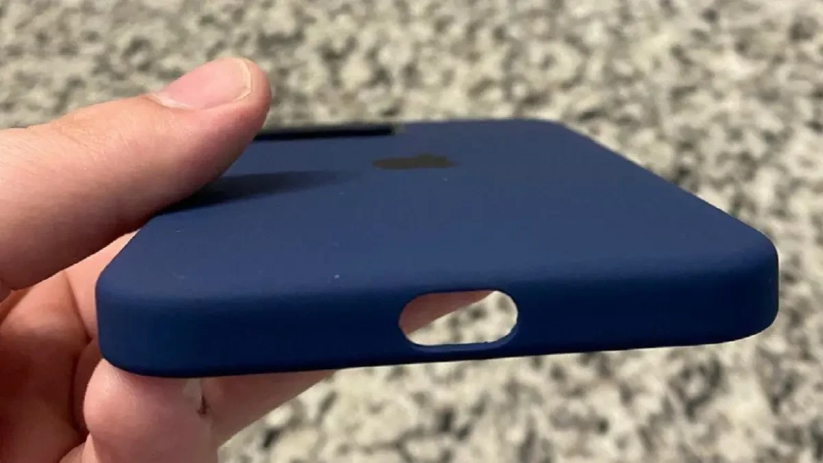 Denuncian defectos en las primeras fundas del iPhone 12