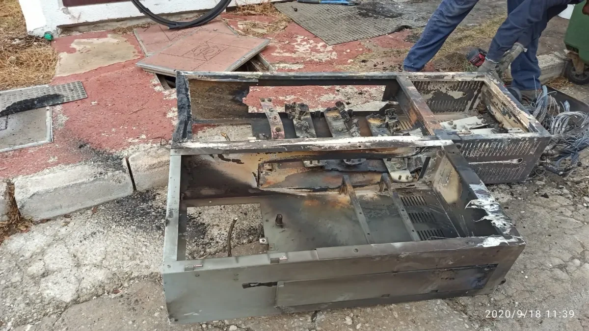 El incendio de un transformador dejar sin luz a un polígono industrial de Alhaurín de la Torre