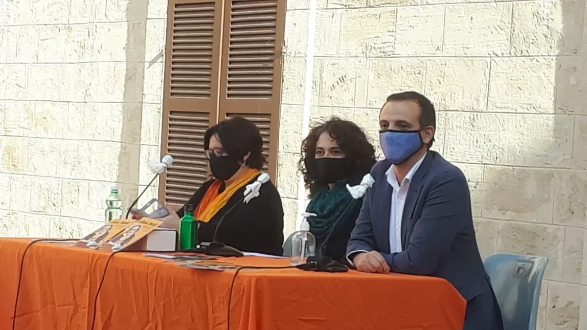 Cort presenta el cómic 'Aina Moll, la gran defensora de la nostra llengua', en el Festival Internacional del Cómic