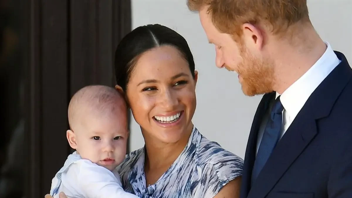 Un oso salvaje perturba la tranquilidad del lujoso barrio del príncipe Harry y Meghan Markle