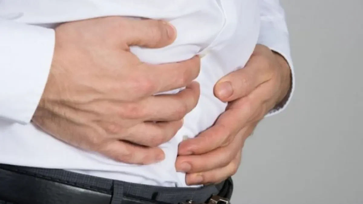 Tengo el estómago hinchado y duro después de comer, ¿qué causas puede haber?