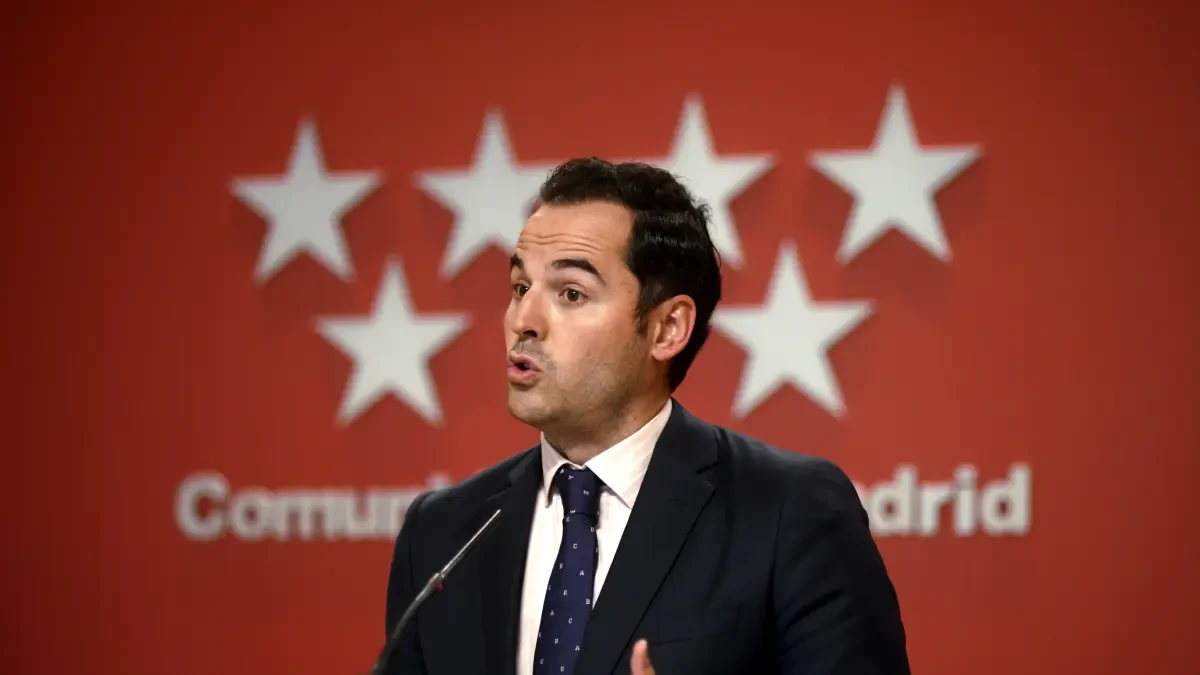Aguado planea cerrar Madrid antes de los dos puentes de noviembre: 