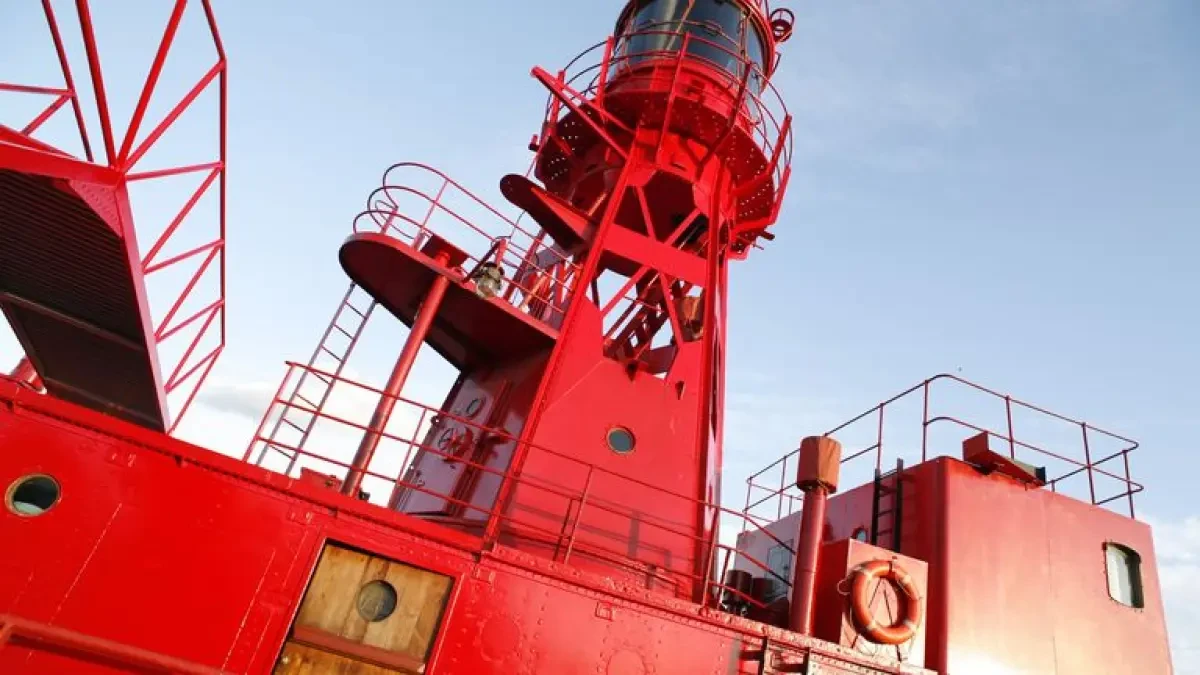 Esta casa barco tiene 6 habitaciones y no le falta de nada