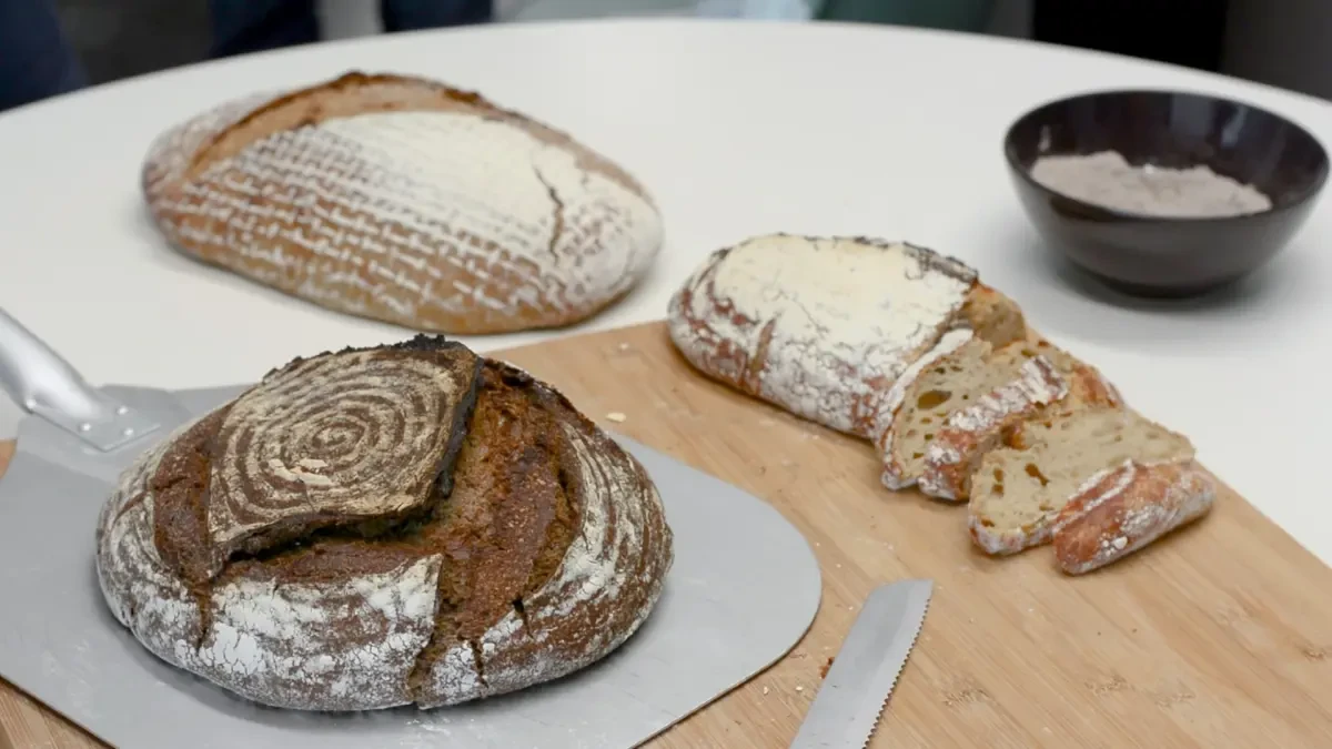 Una biotecnológica valenciana crea una masa madre activa y en polvo para uso doméstico que permite tener pan en horas