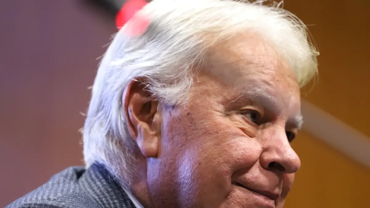 Felipe González dice que una 