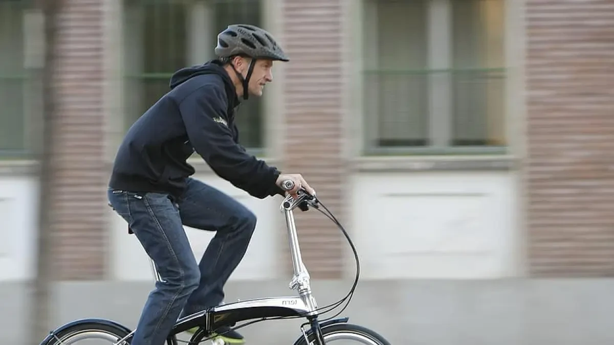 Las bicicletas y los patinetes eléctricos triunfan como las opciones favoritas de los españoles para volver al trabajo