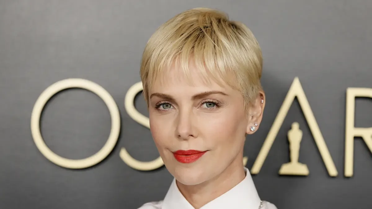 Charlize Theron comparte dos creativos maquillajes hechos por sus hijas August y Jackson