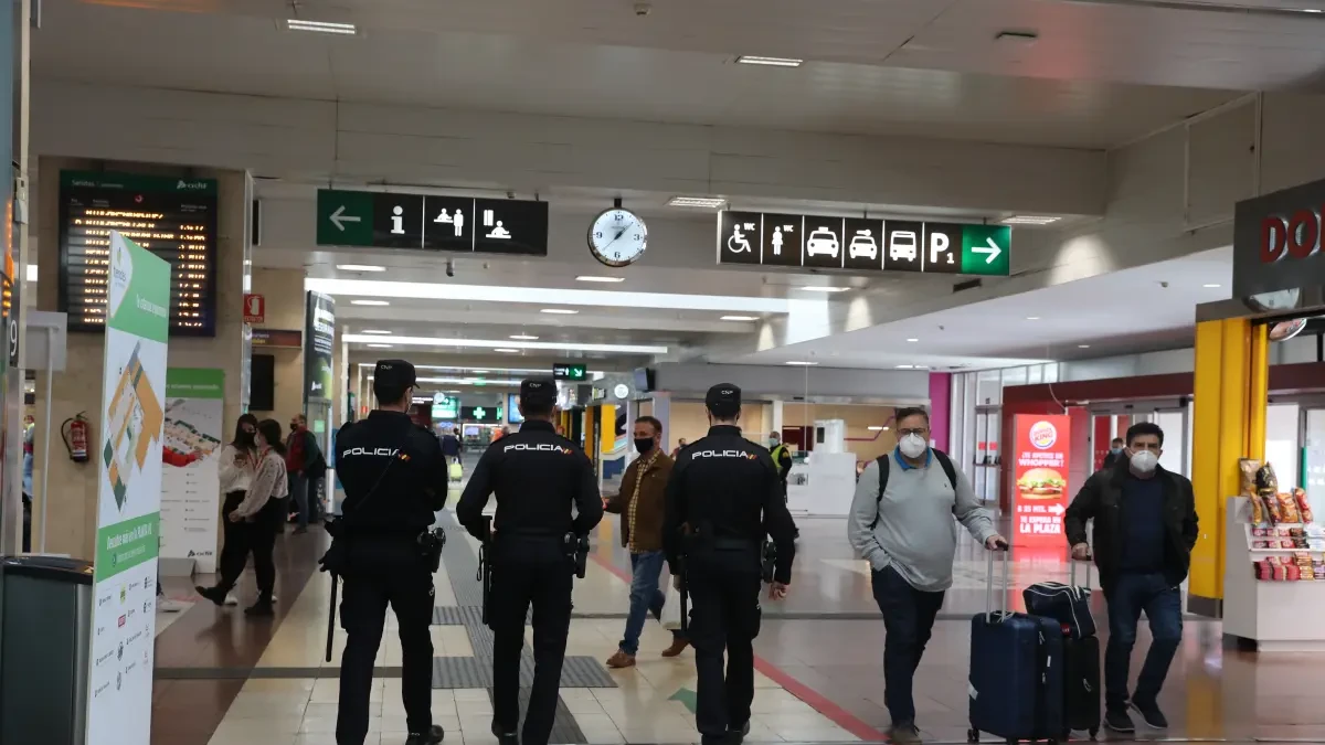 El Gobierno despliega 5.000 policías y guardias civiles para controlar el cierre de Madrid este puente