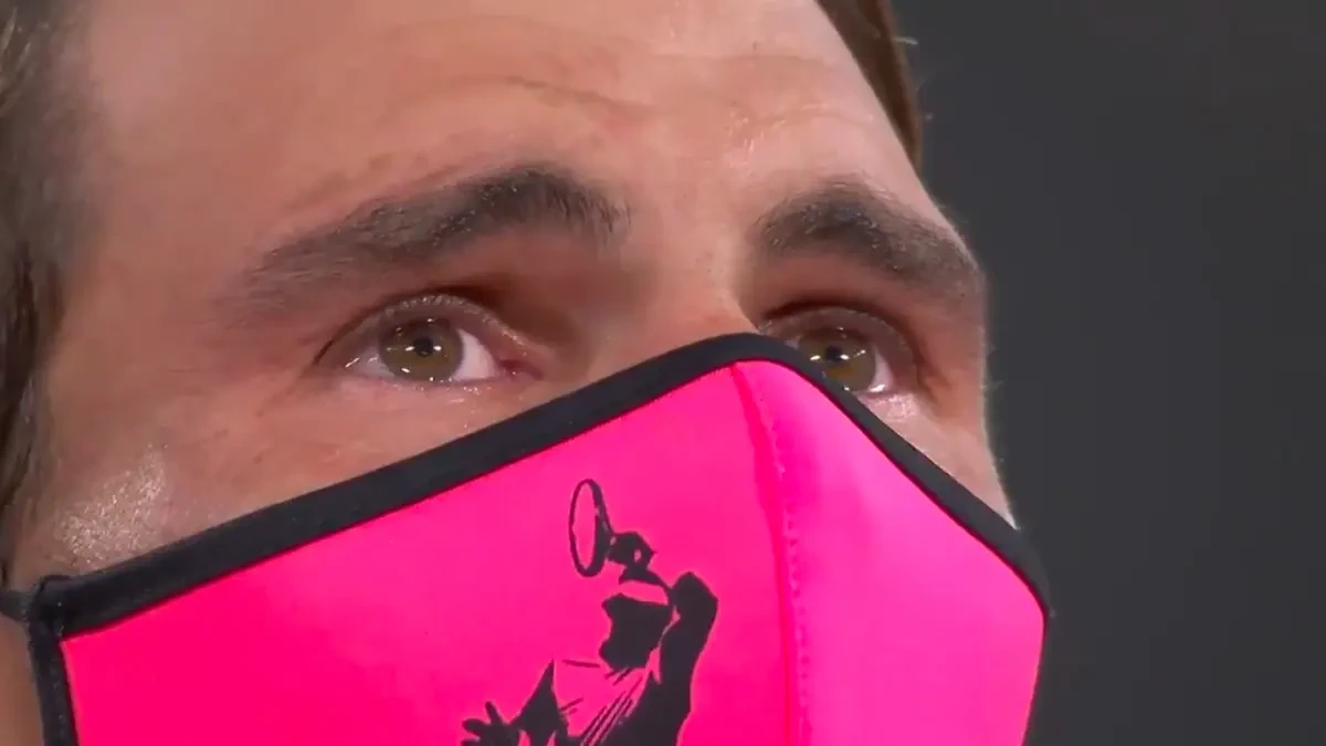 Rafa Nadal, al borde de las lágrimas al escuchar el himno de España