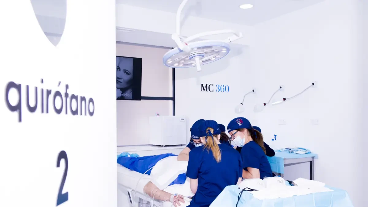Qué tipos de implantes capilares existen y cómo se hacen