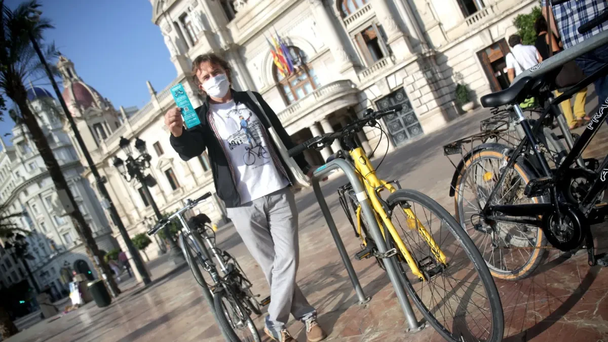 Movilidad Sostenible lanza una campaña para fomentar el estacionamiento seguro de las bicis en la calle
