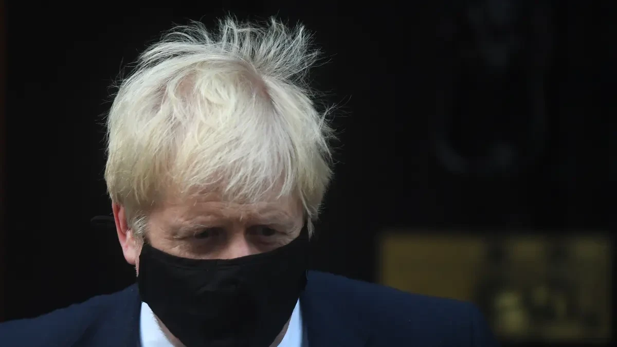 Boris Johnson, en cuarentena tras estar contacto con un contagiado de Covid-19