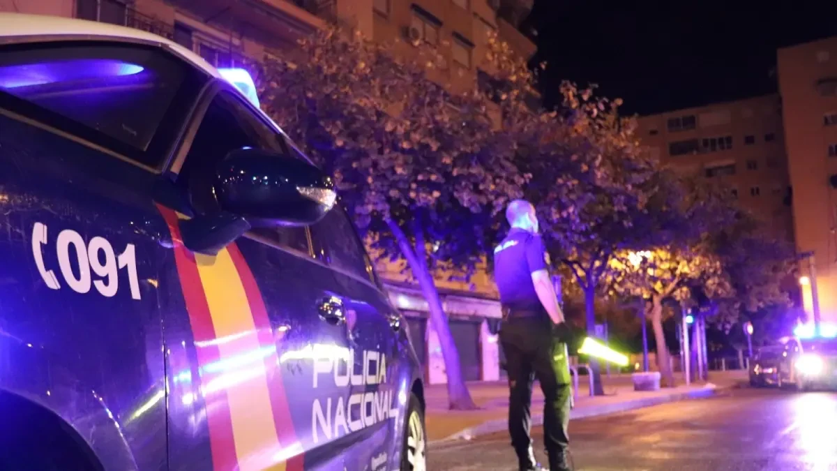 Detenido un hombre de 24 años acusado de estrangular a su pareja en Valencia a raíz de unos mensajes de su Whatsapp