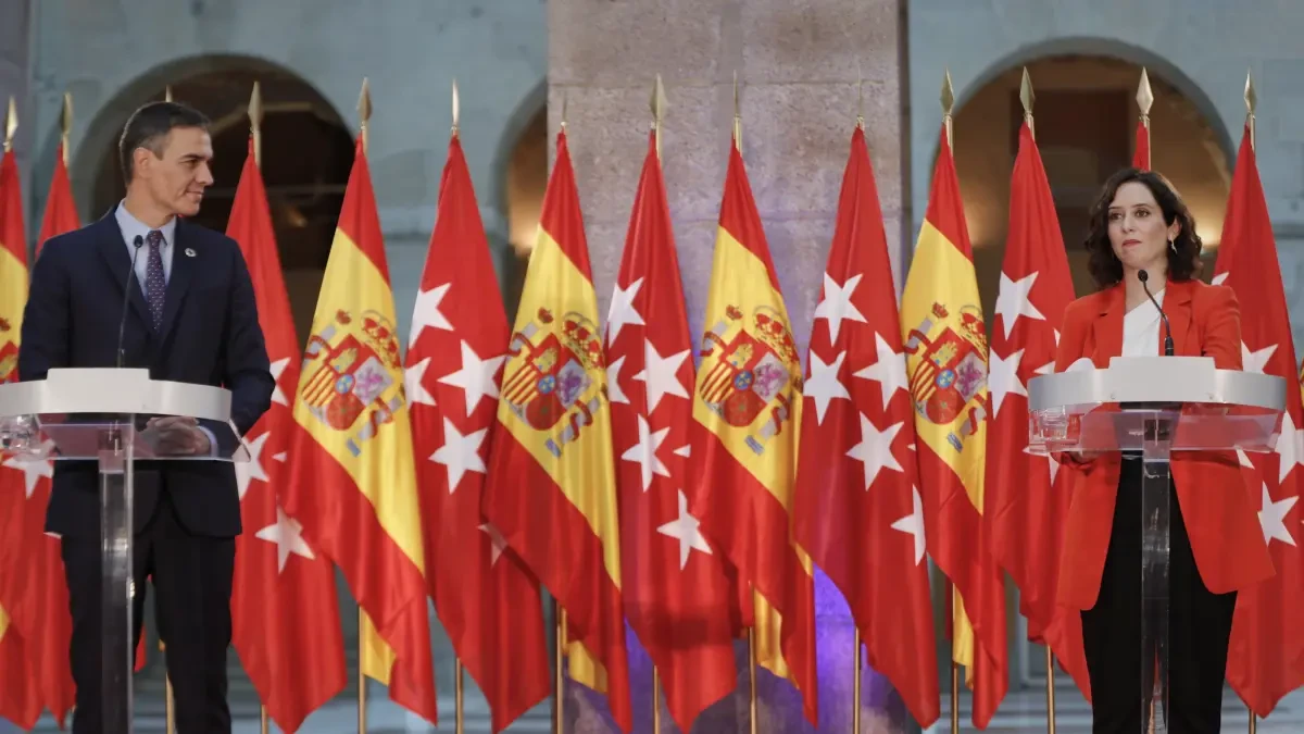 Ayuso reprocha a Sánchez seguir 