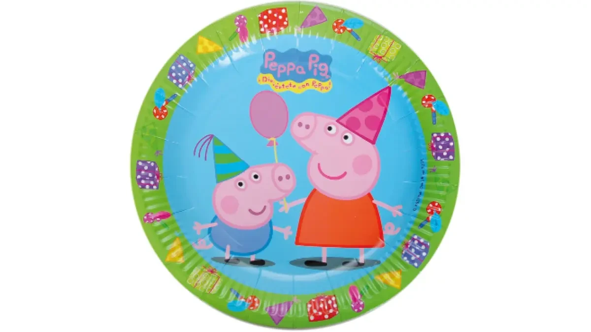 Una madre compra una vajilla de Peppa Pig y descubre que tiene escrita una palabra inadecuada para su hija