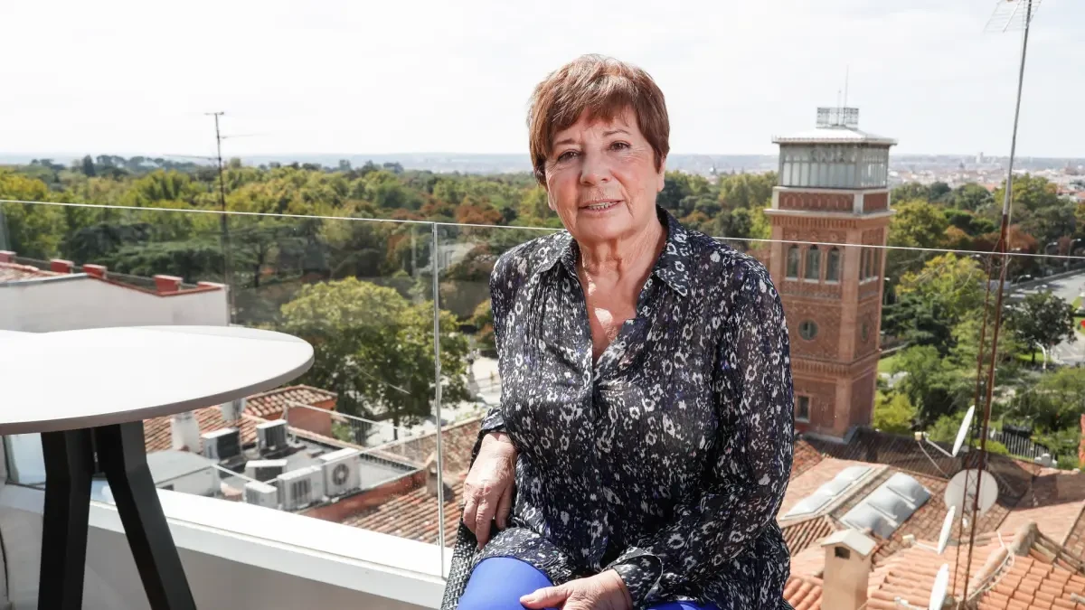 Telemadrid ficha a Celia Villalobos y a Cayetano Martínez de Irujo para su programa 'Está pasando'