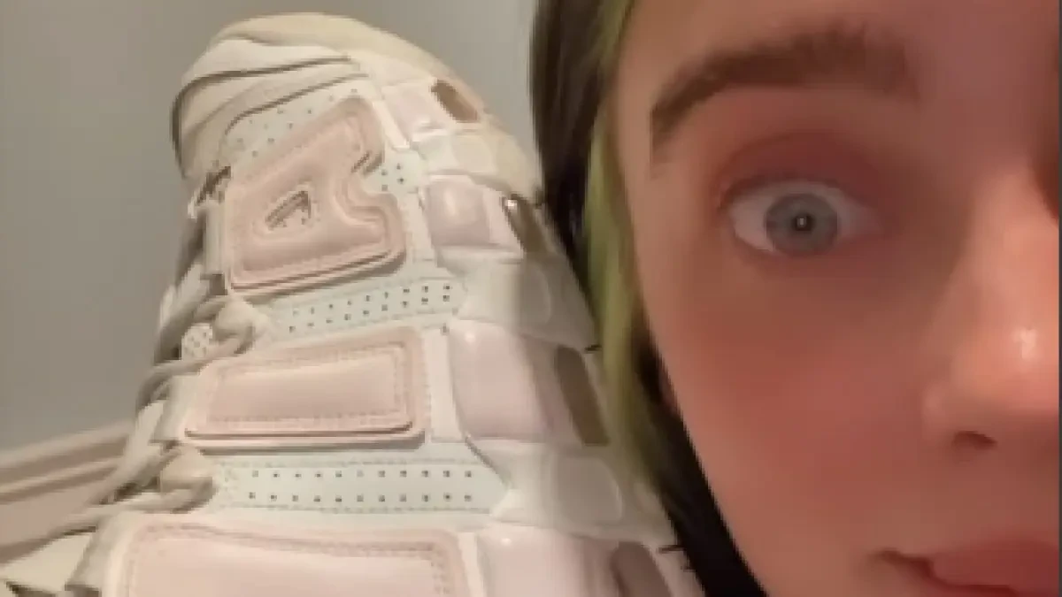 Rosas y blancas o verdes y blancas, ¿de qué color son las zapatillas de Billie Elish?