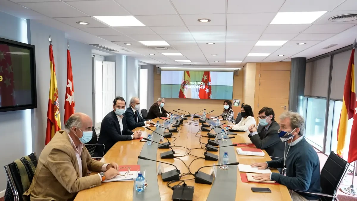 El Gobierno advierte a Ayuso que cuanto antes ataje el brote en Madrid menos impacto tendrá para la economía