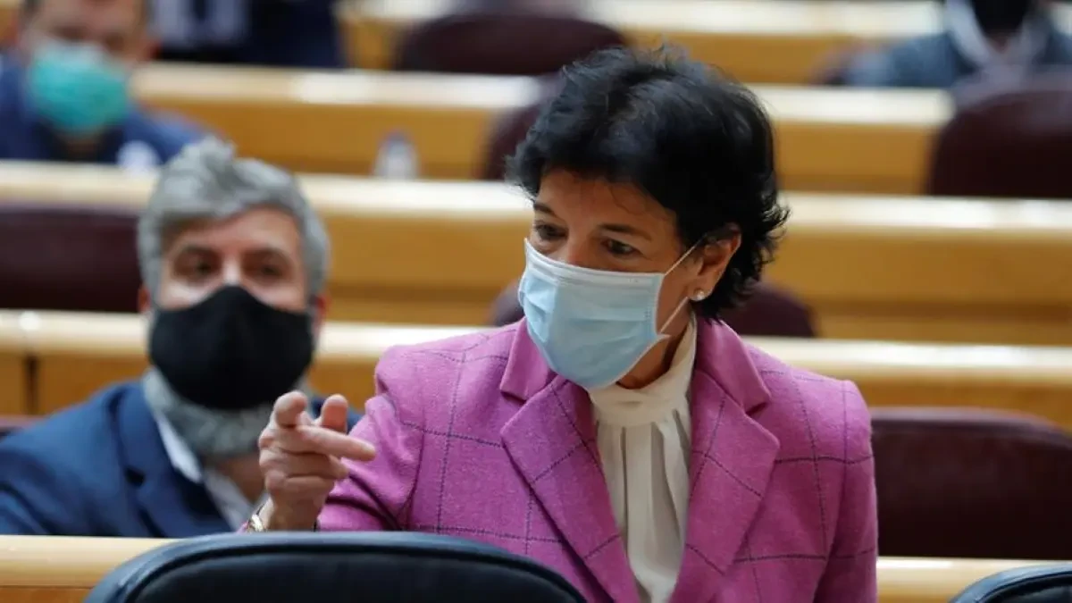 La Fiscalía investiga a Celáa por posible prevaricación en el acuerdo que permite pasar de curso con suspensos