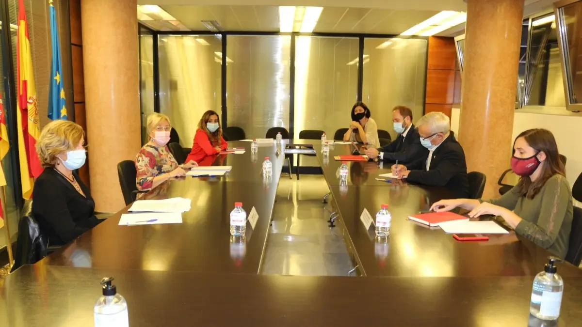 Ribó apuesta por la ventilación de centros deportivos y culturales y pide normas para la extraescolares