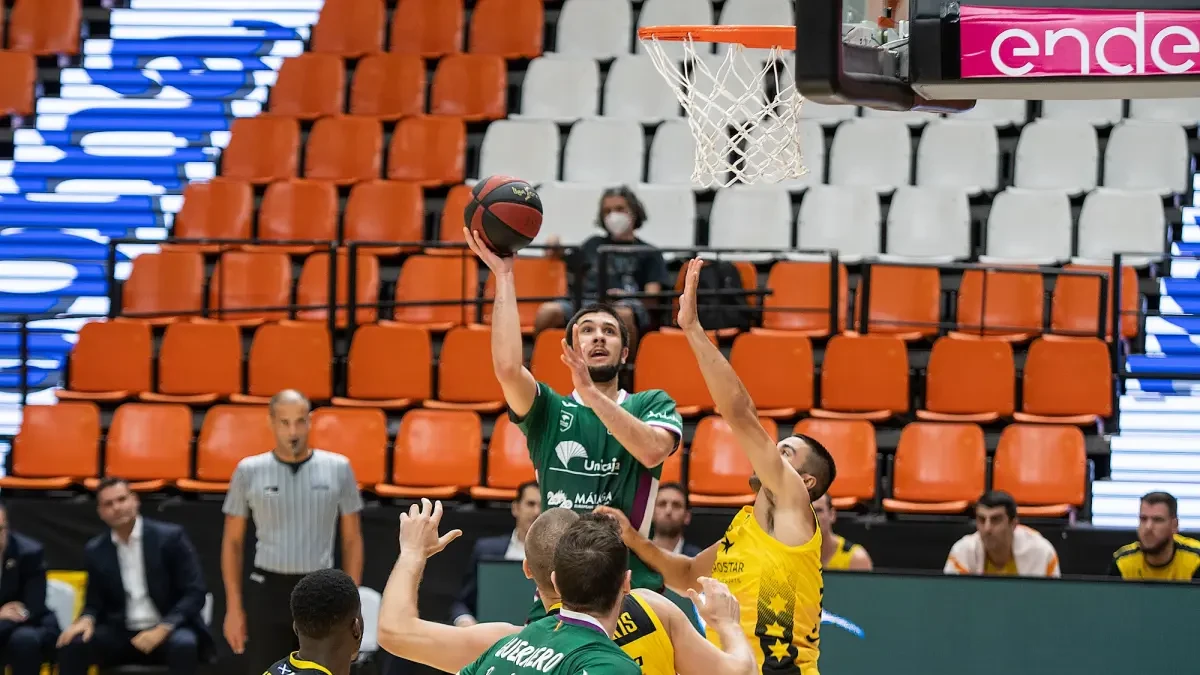 Aplazan el Joventut - Unicaja por un positivo en el equipo andaluz