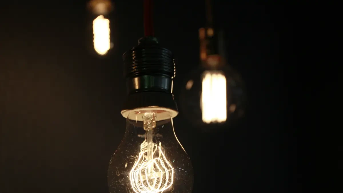 La luz baja un 2,2% en octubre y rompe con la subida continua desde mayo