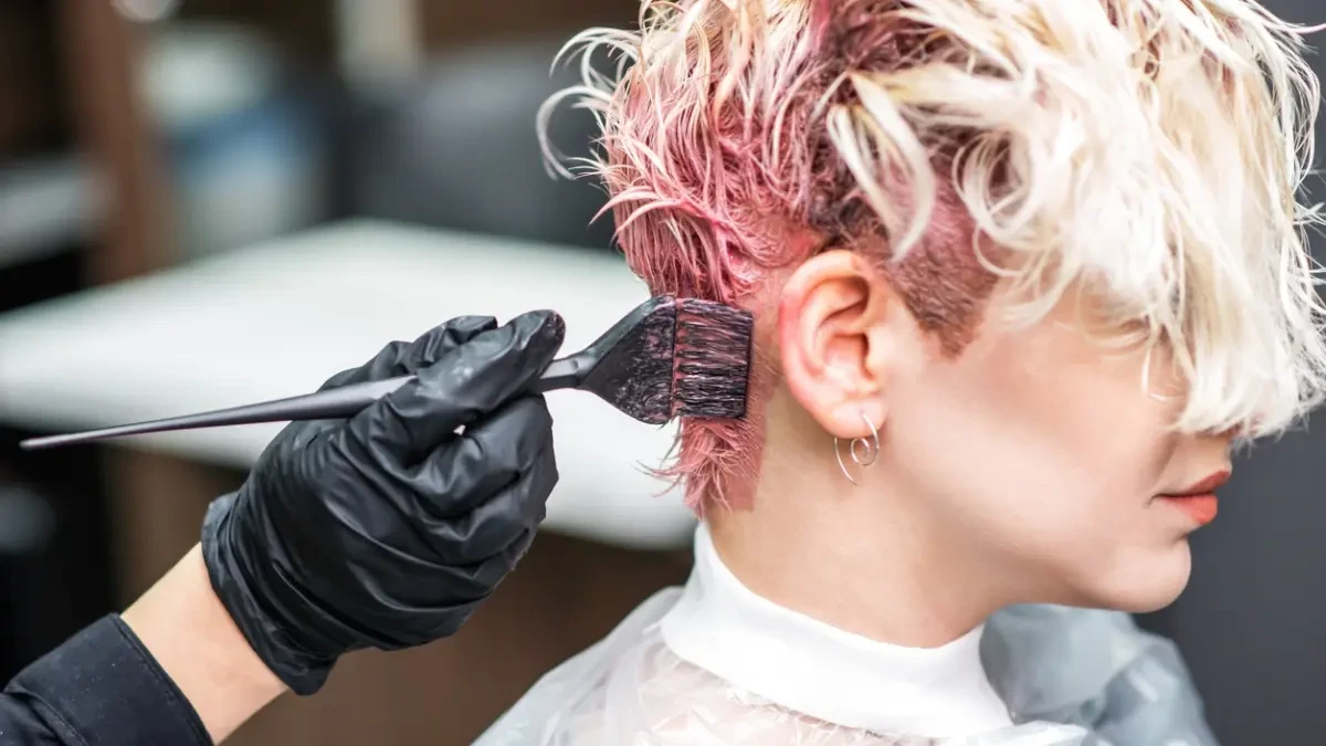 Desarrollan un tinte para el cabello que utiliza melanina sintética para imitar la pigmentación natural